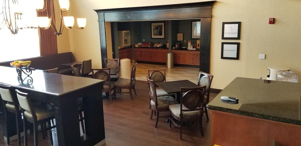 Hampton Inn & Suites Moline-Quad City Int'L Aprt Bagian luar foto