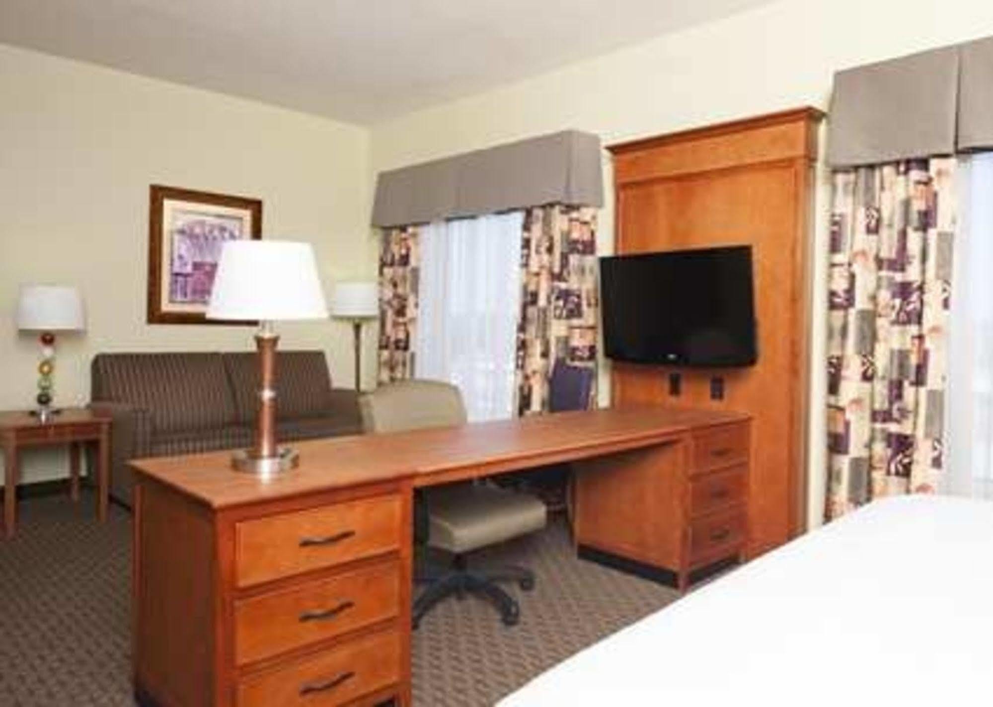 Hampton Inn & Suites Moline-Quad City Int'L Aprt Bagian luar foto